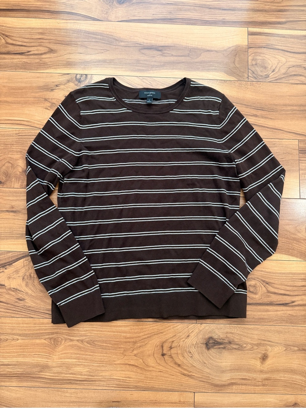 Banana Republic women’s Brown & White Striped Crewneck Sweater large
